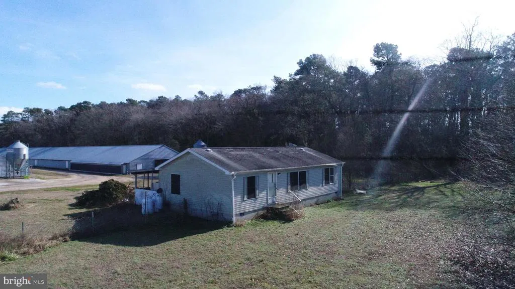 Poultry Farm for Sale in Maryland Dorchester | 3 Houses | 59,000 Sq. Ft.